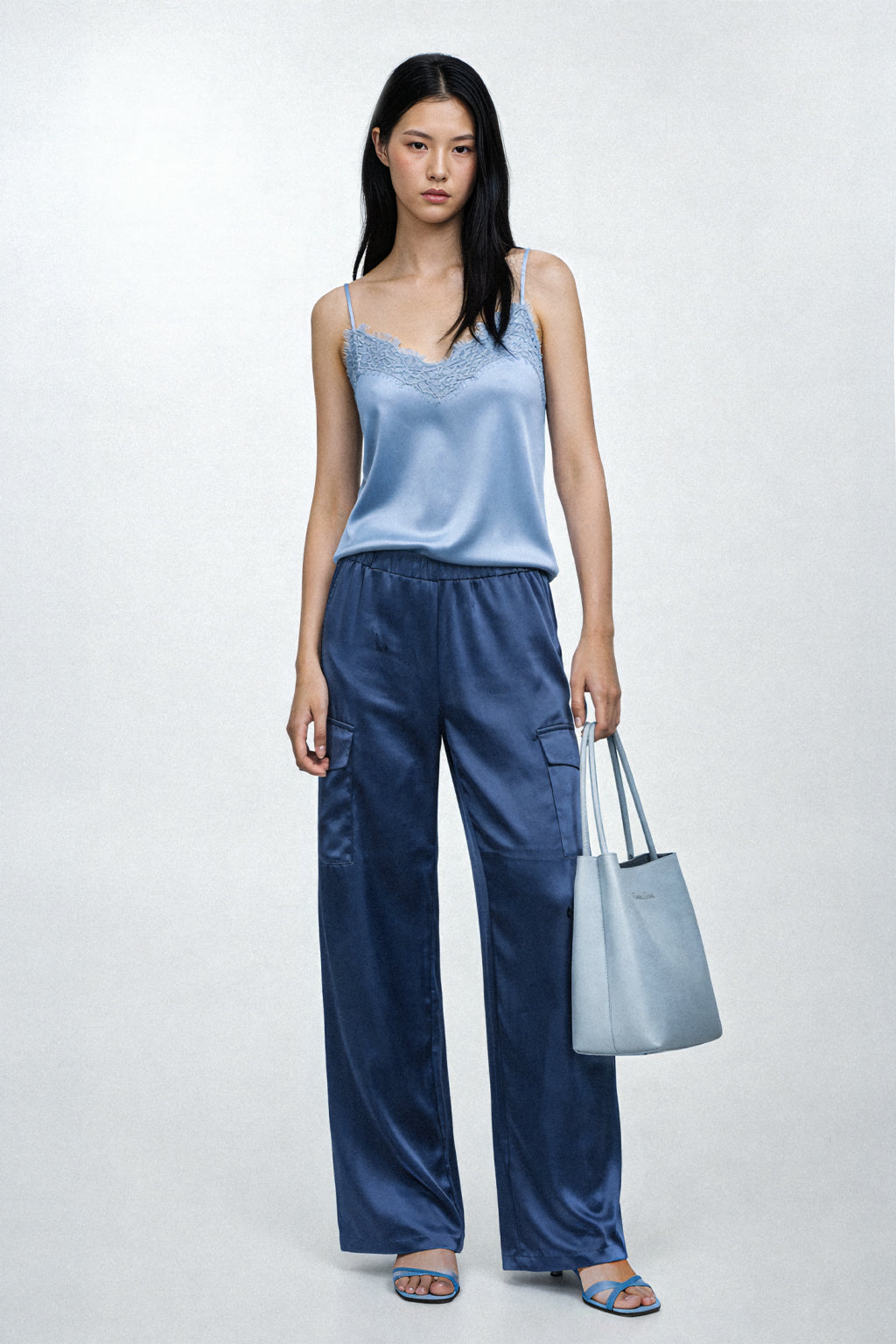 Pantalone satin con tasche