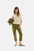 Pantalone cavallo basso con accessorio