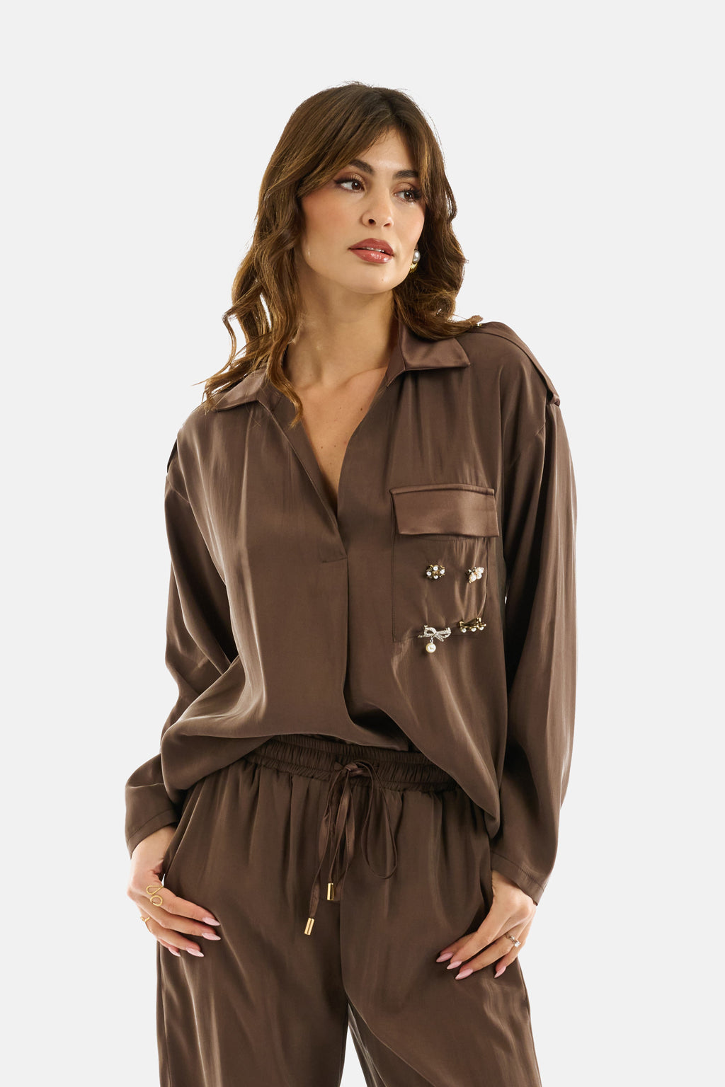 Blusa bimaterica con accessorio