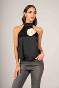 Top con rosa