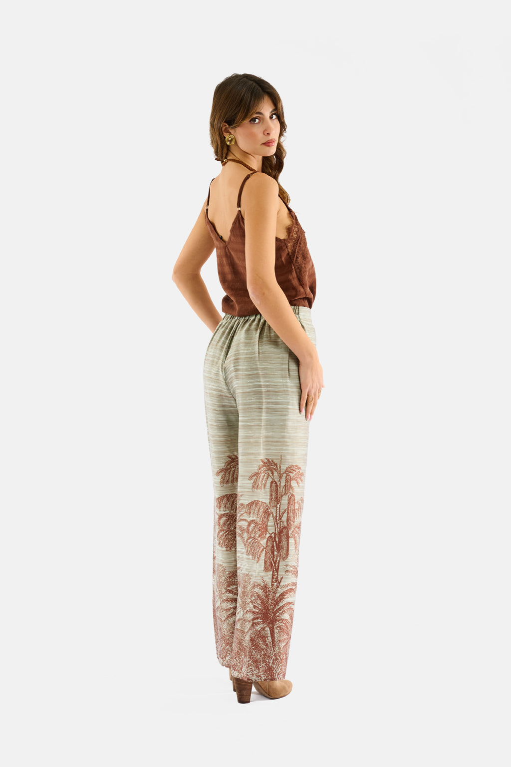 Top scollo v dettagli pizzo