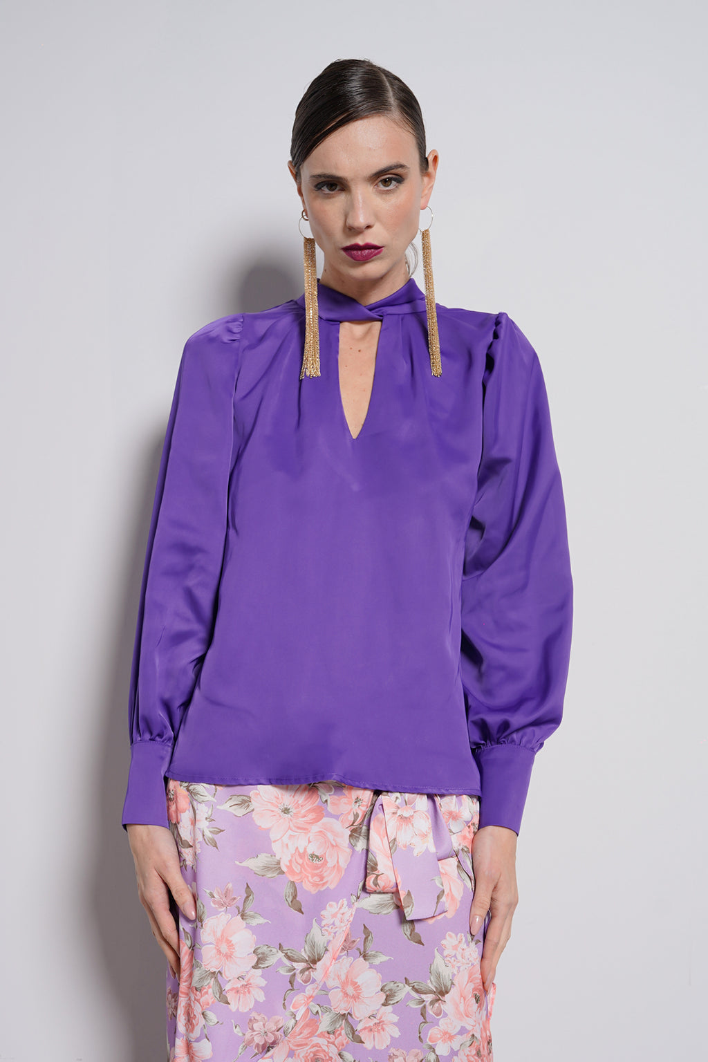 Blusa satin manica ampia