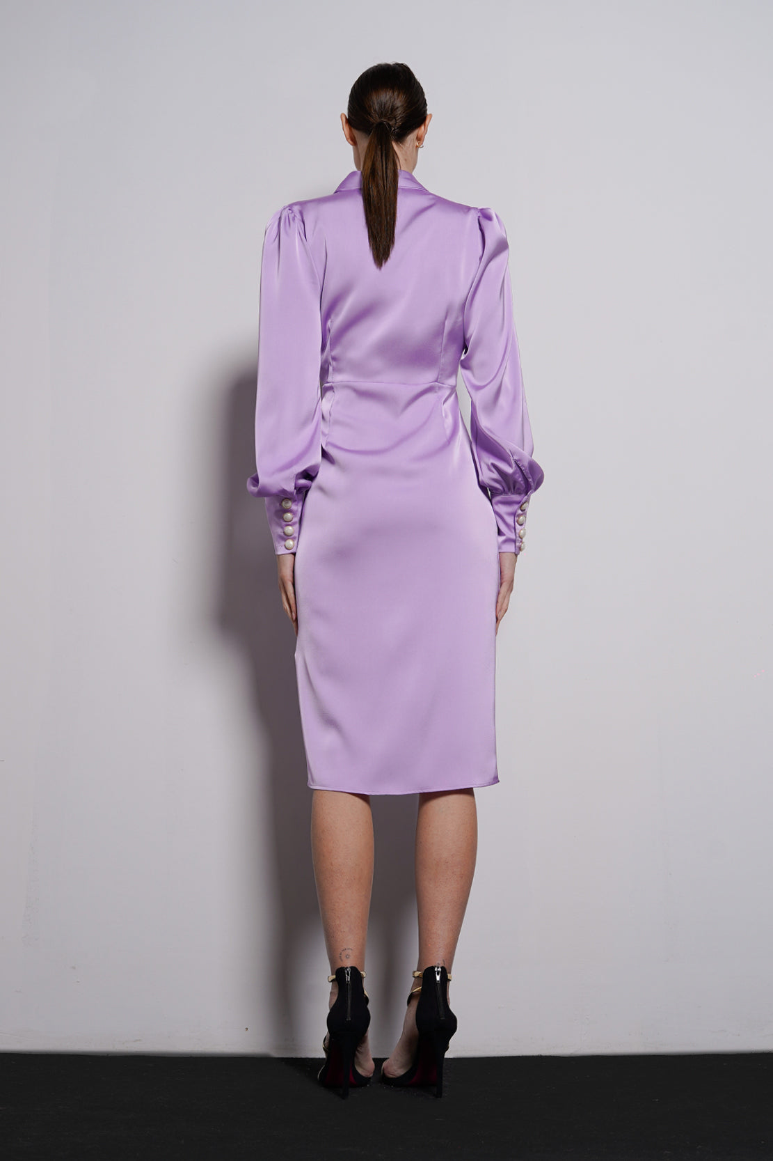 Abito satin collo scialle