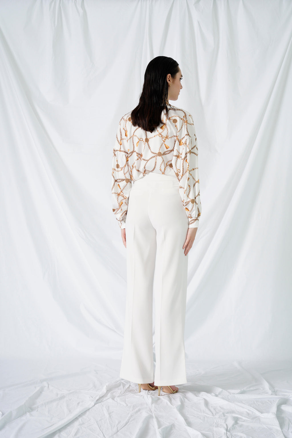 Pantalone con bottoni