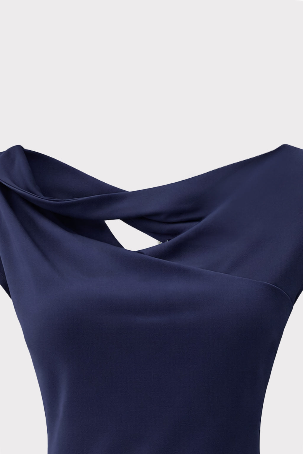 Abito corto scollo cut out