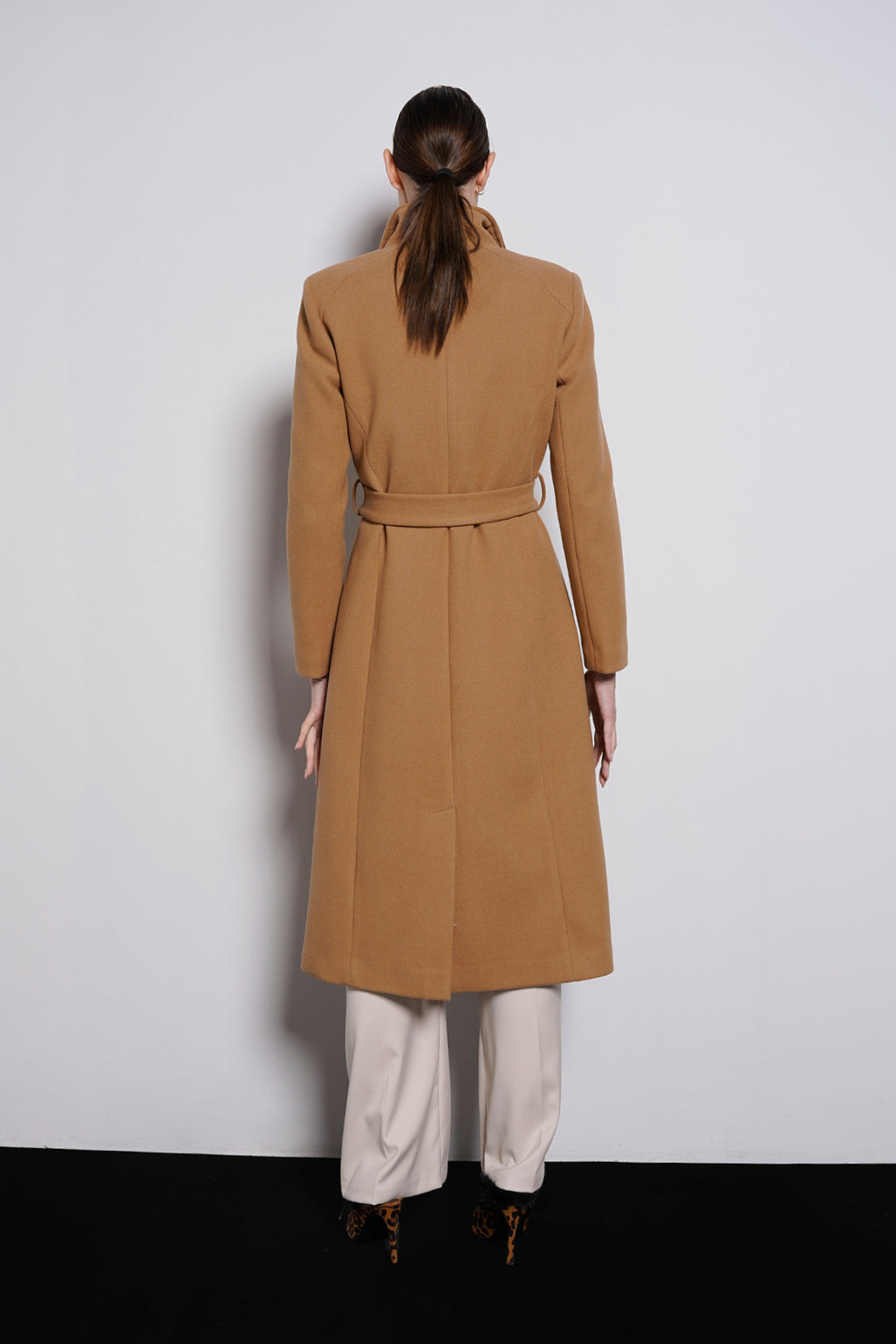 Cappotto con collo risvoltato
