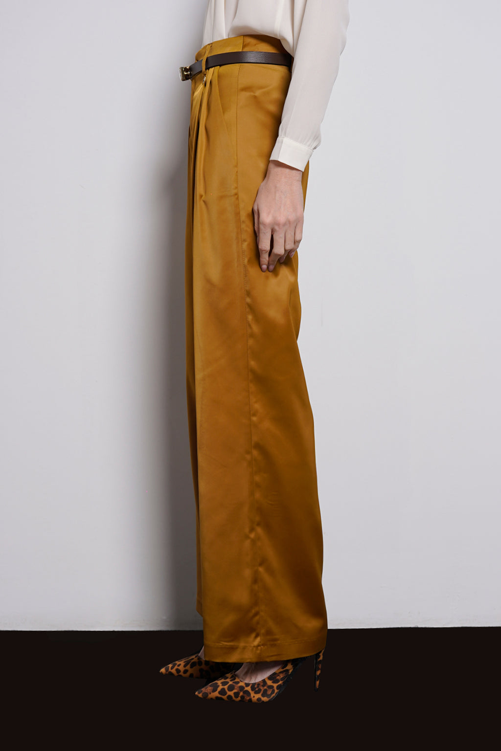 Pantalone satin con pinces