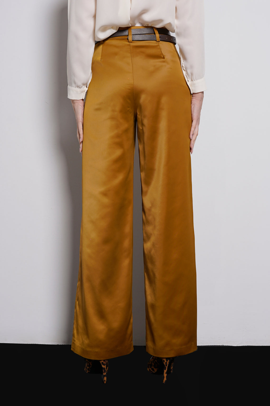 Pantalone satin con pinces