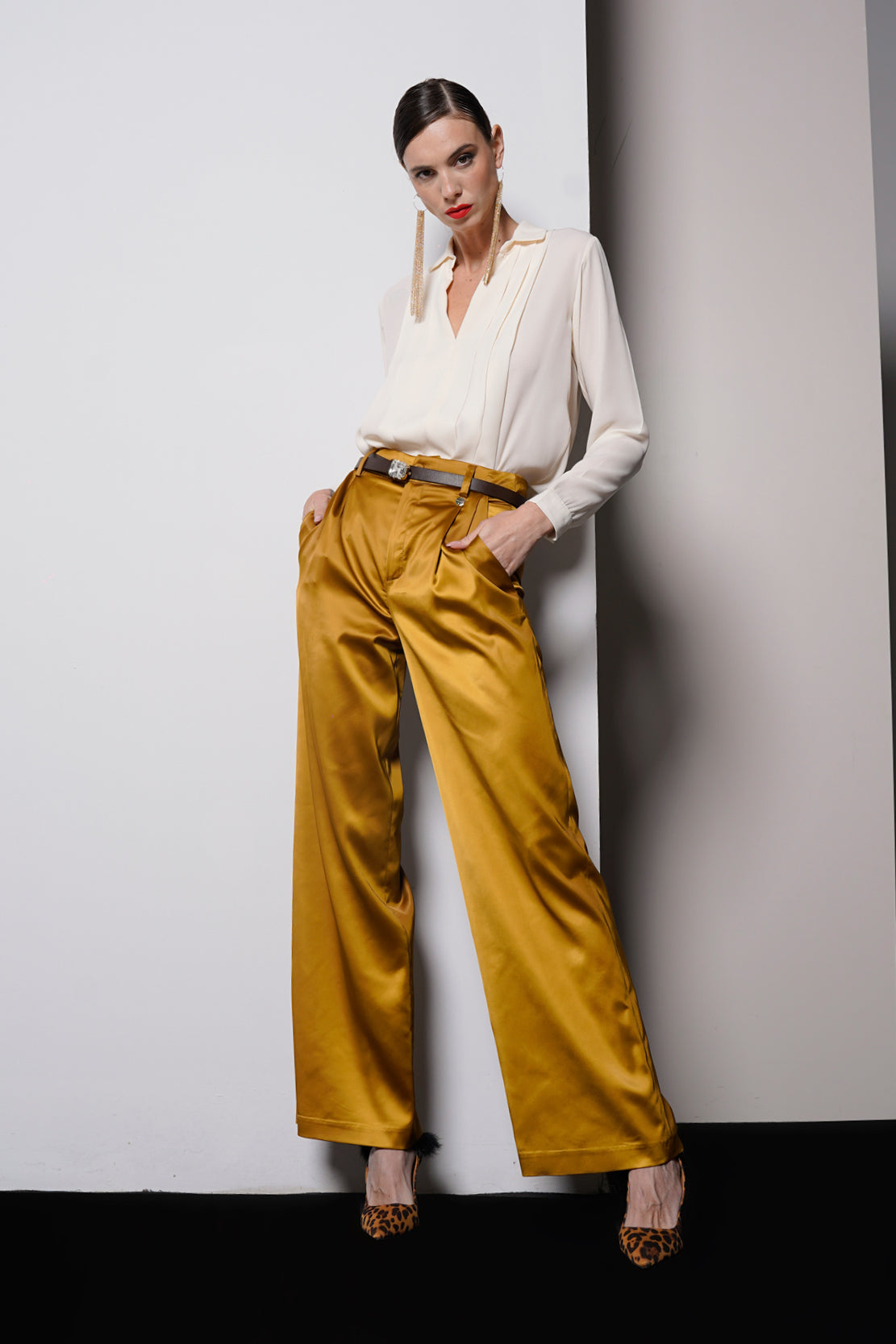 Pantalone satin con pinces