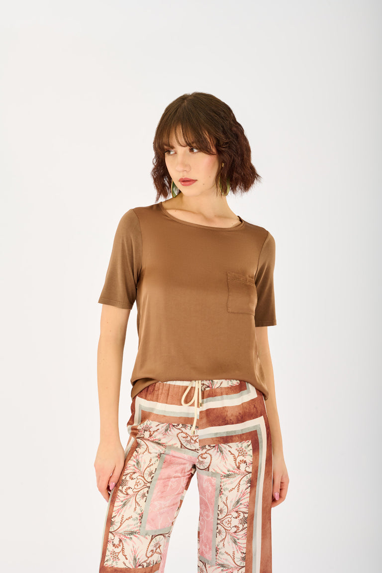 T-shirt con taschino