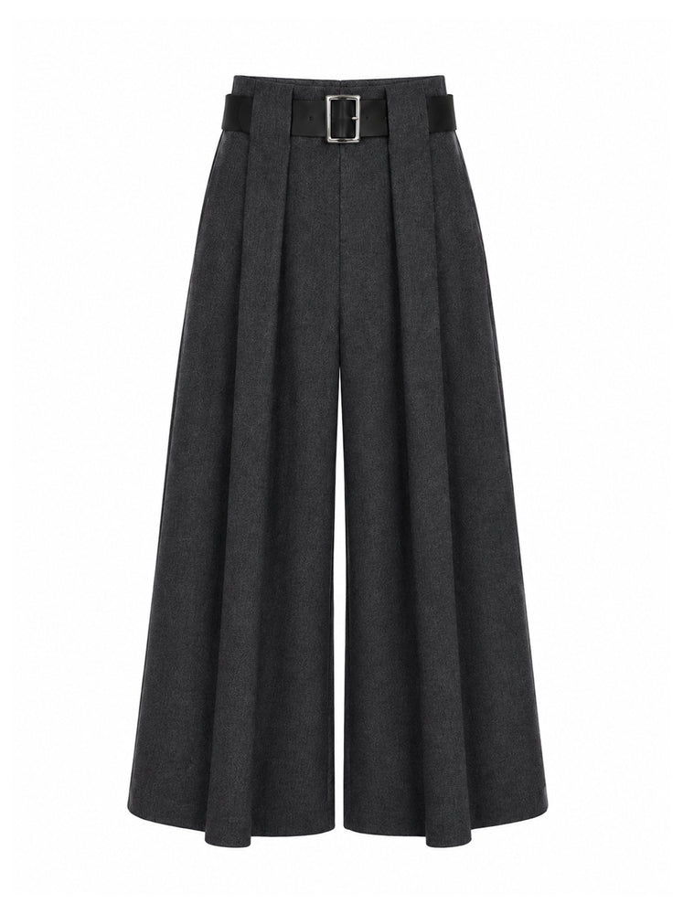Pantaloni con pinces e cintura