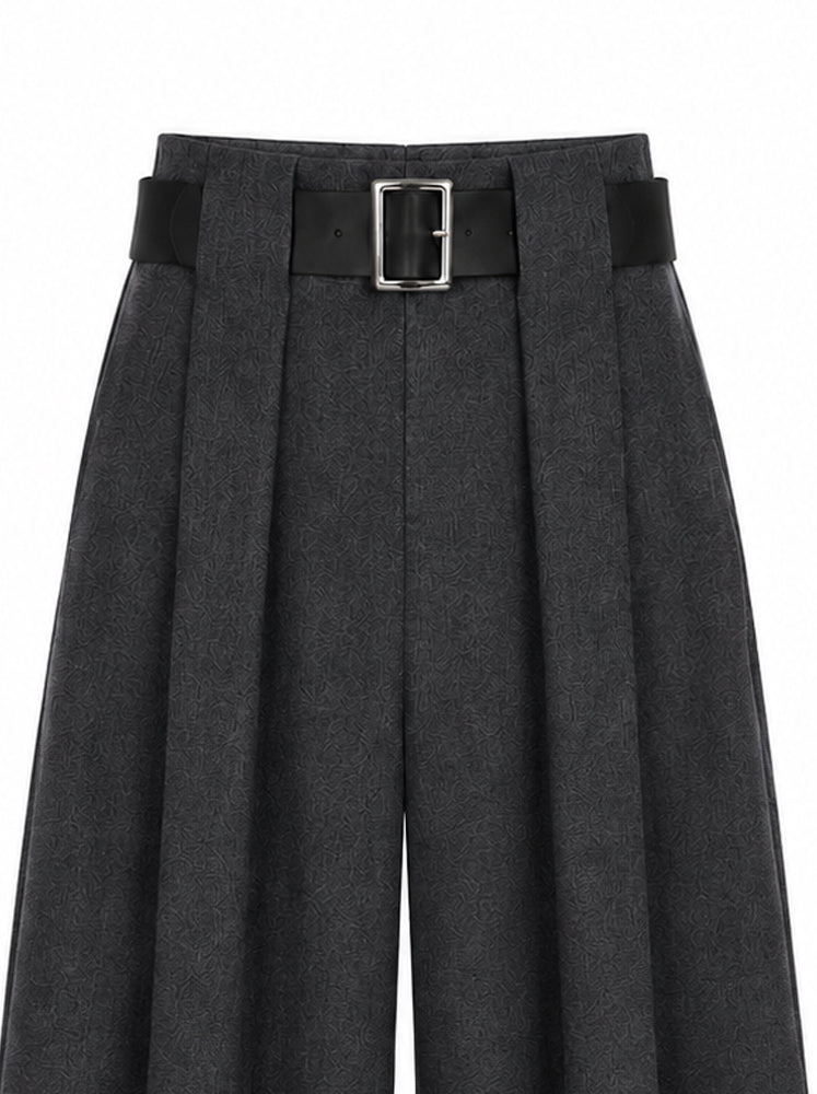 Pantaloni con pinces e cintura