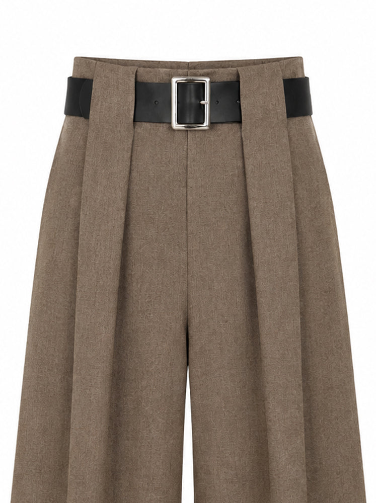 Pantaloni con pinces e cintura