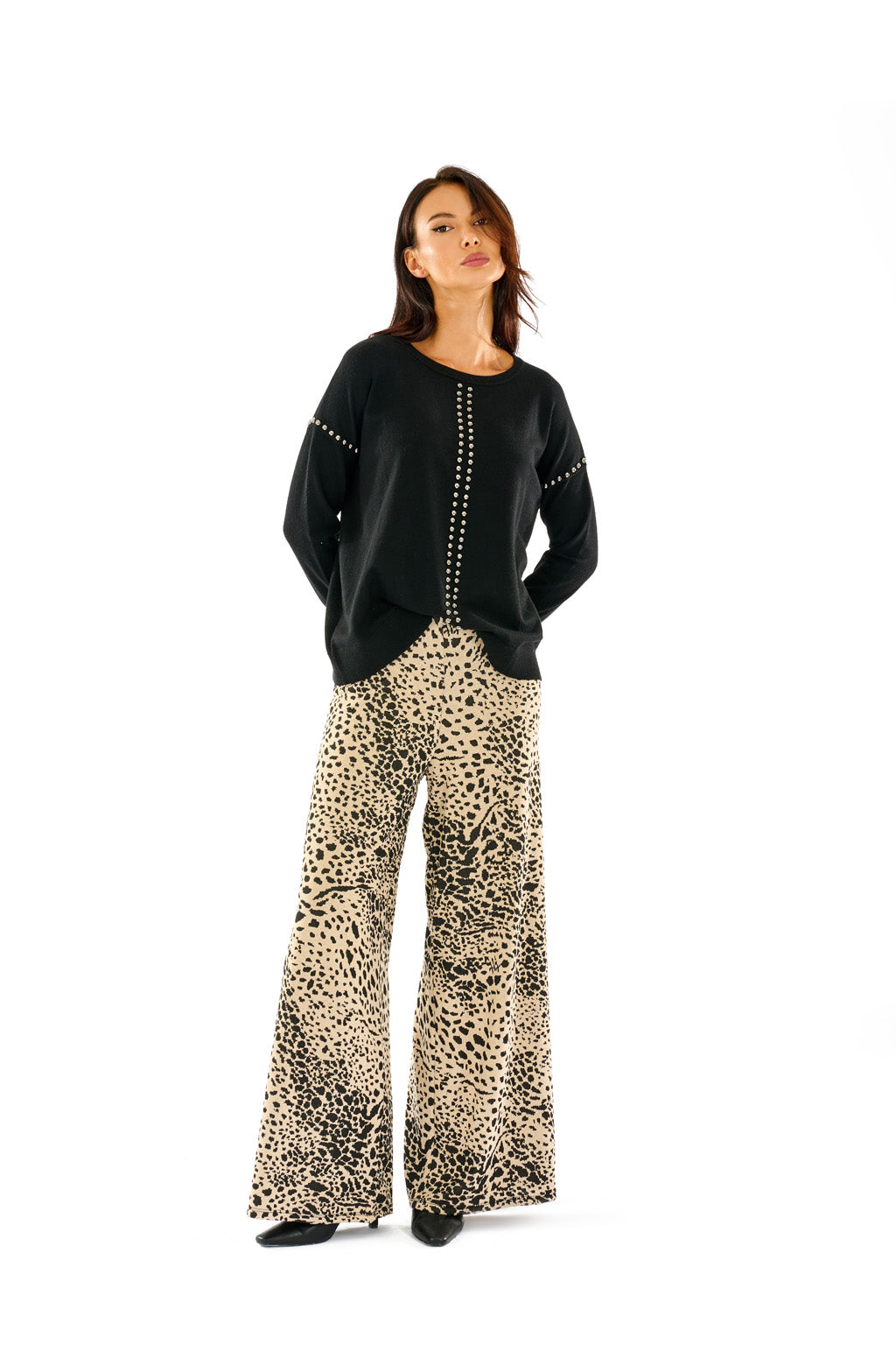 Maglia girocollo con borchie