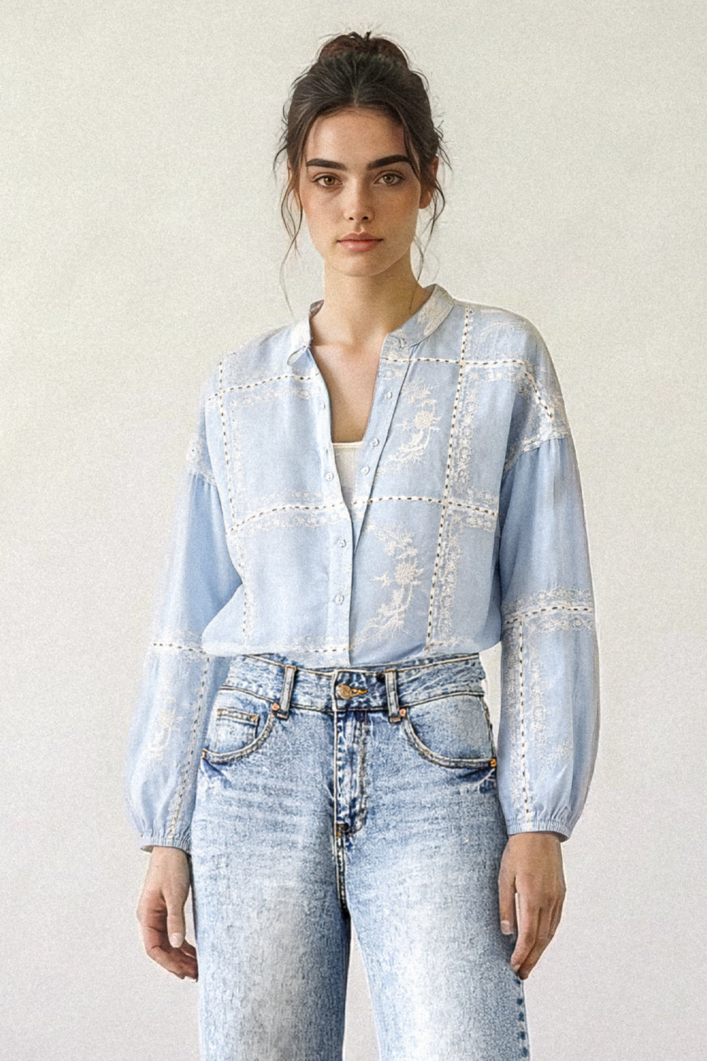 Camicia ricamo floreale geometrico