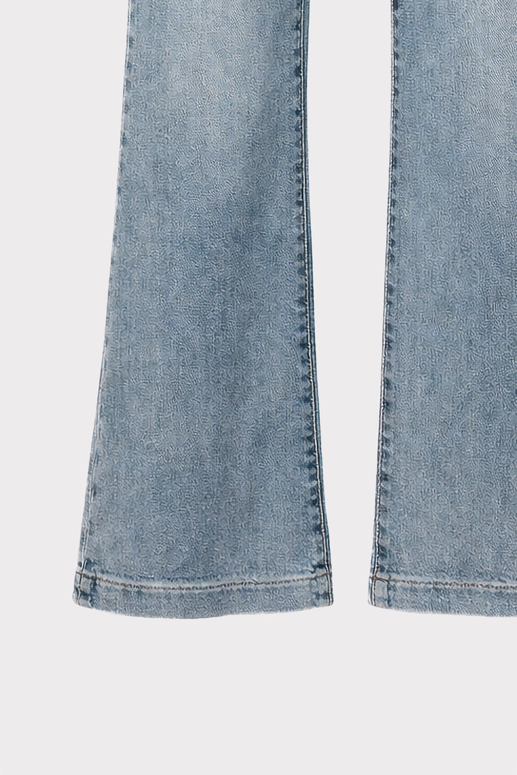 Jeans semi flare con ricamo