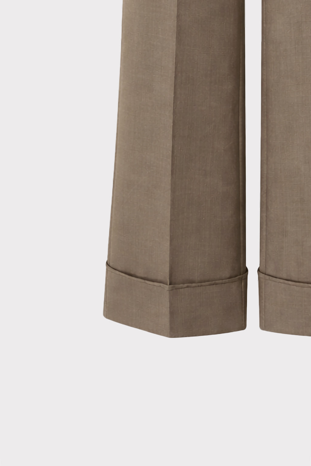 Pantalone ampio con risvolto