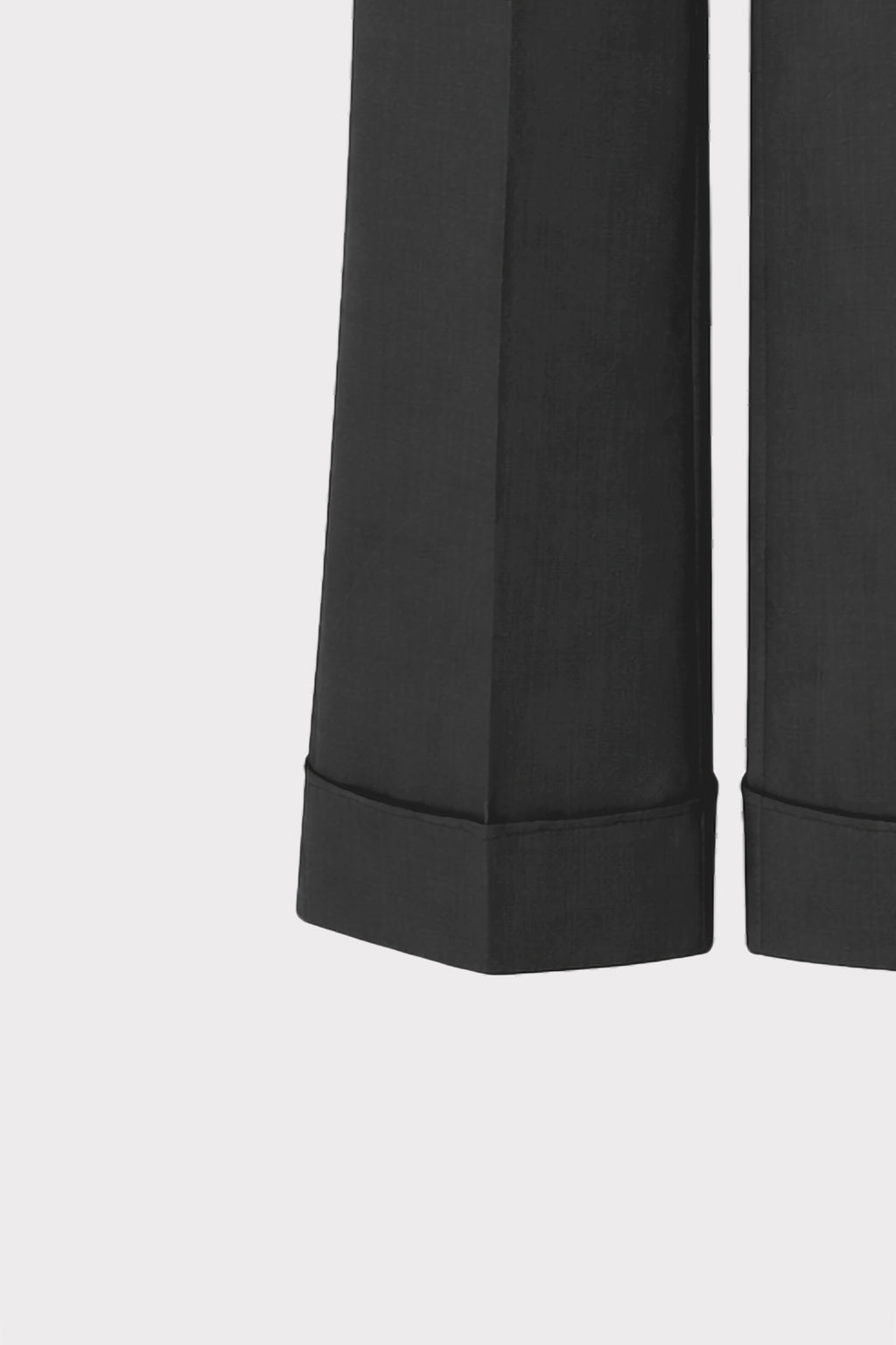 Pantalone ampio con risvolto