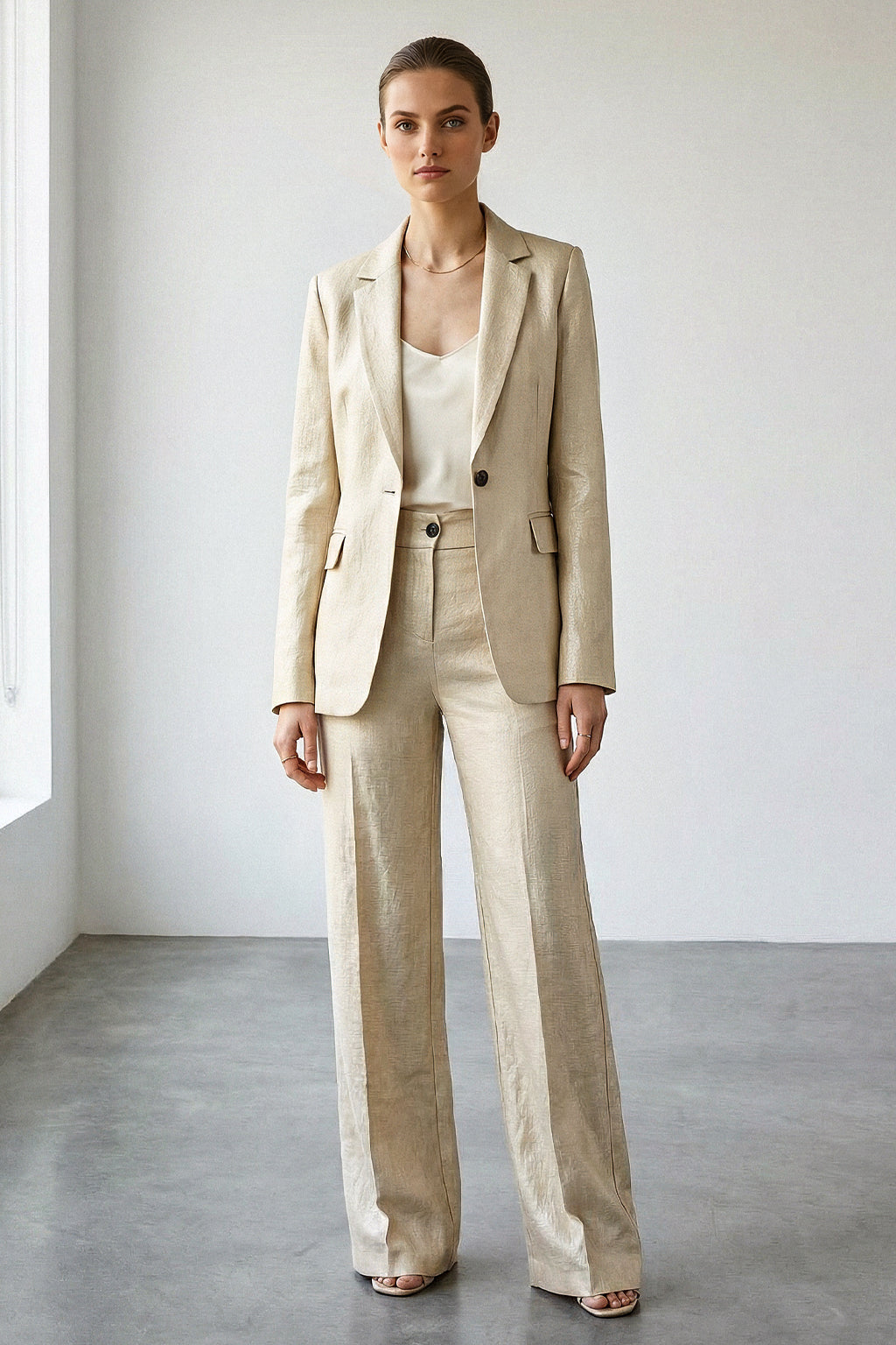 Pantalone tessuto mosso effetto lucido