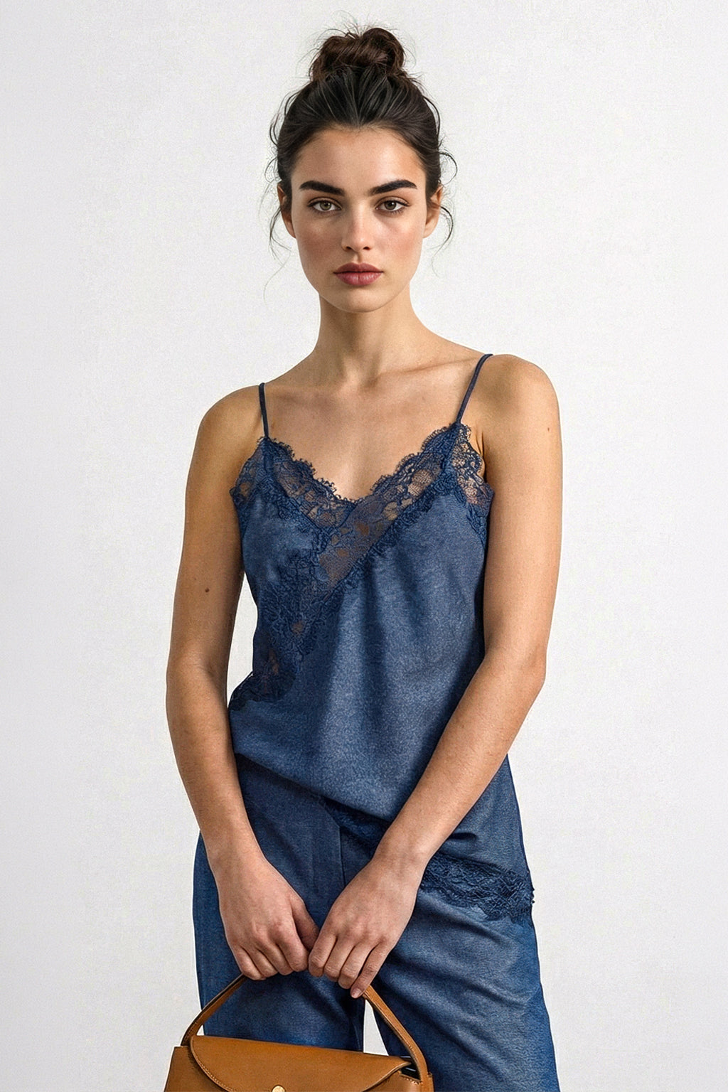 Top chambray con pizzo