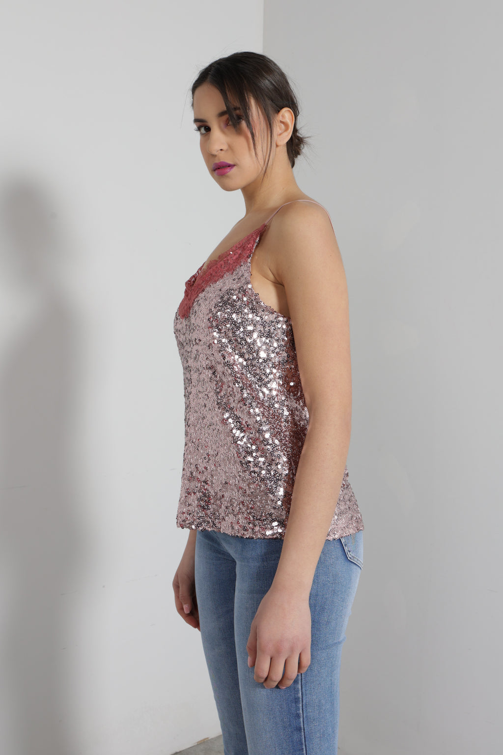 Top paillettes con pizzo