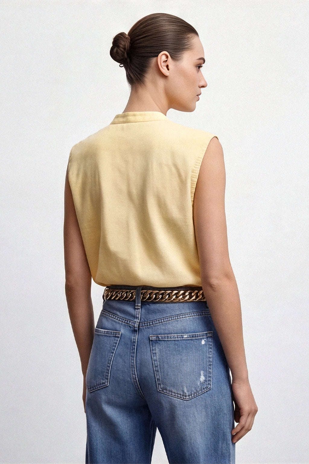 Blusa smanicata inserto pizzo