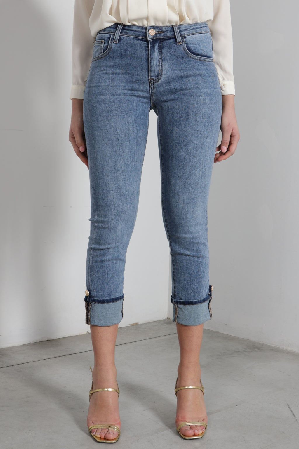 Jeans risvolto e bottoni