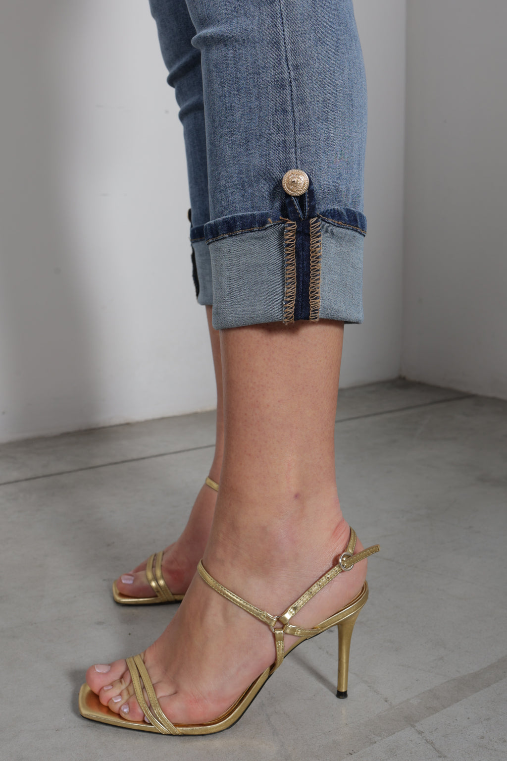 Jeans risvolto e bottoni