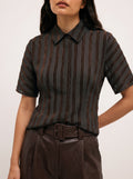 Camicia a righe in rilievo
