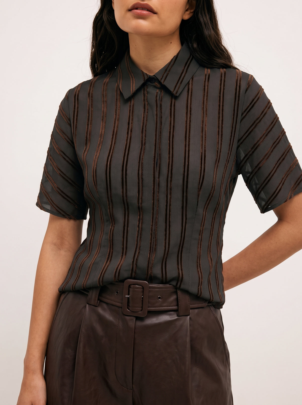 Camicia a righe in rilievo