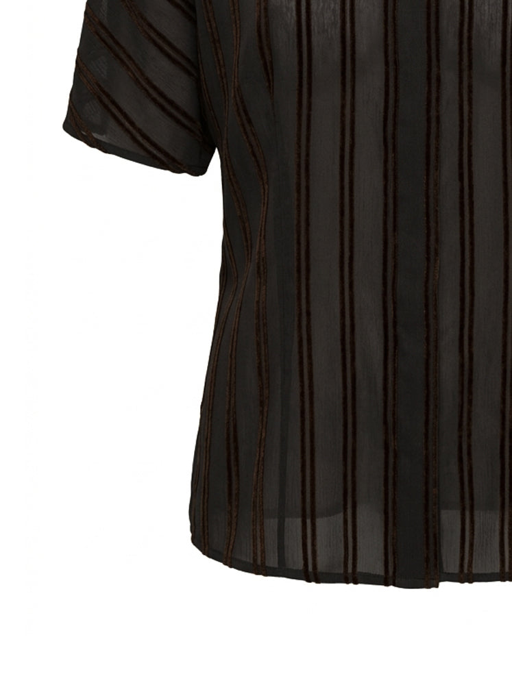Camicia a righe in rilievo