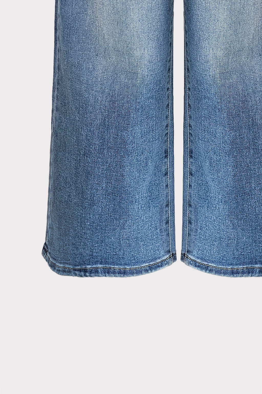 Jeans con bottoni