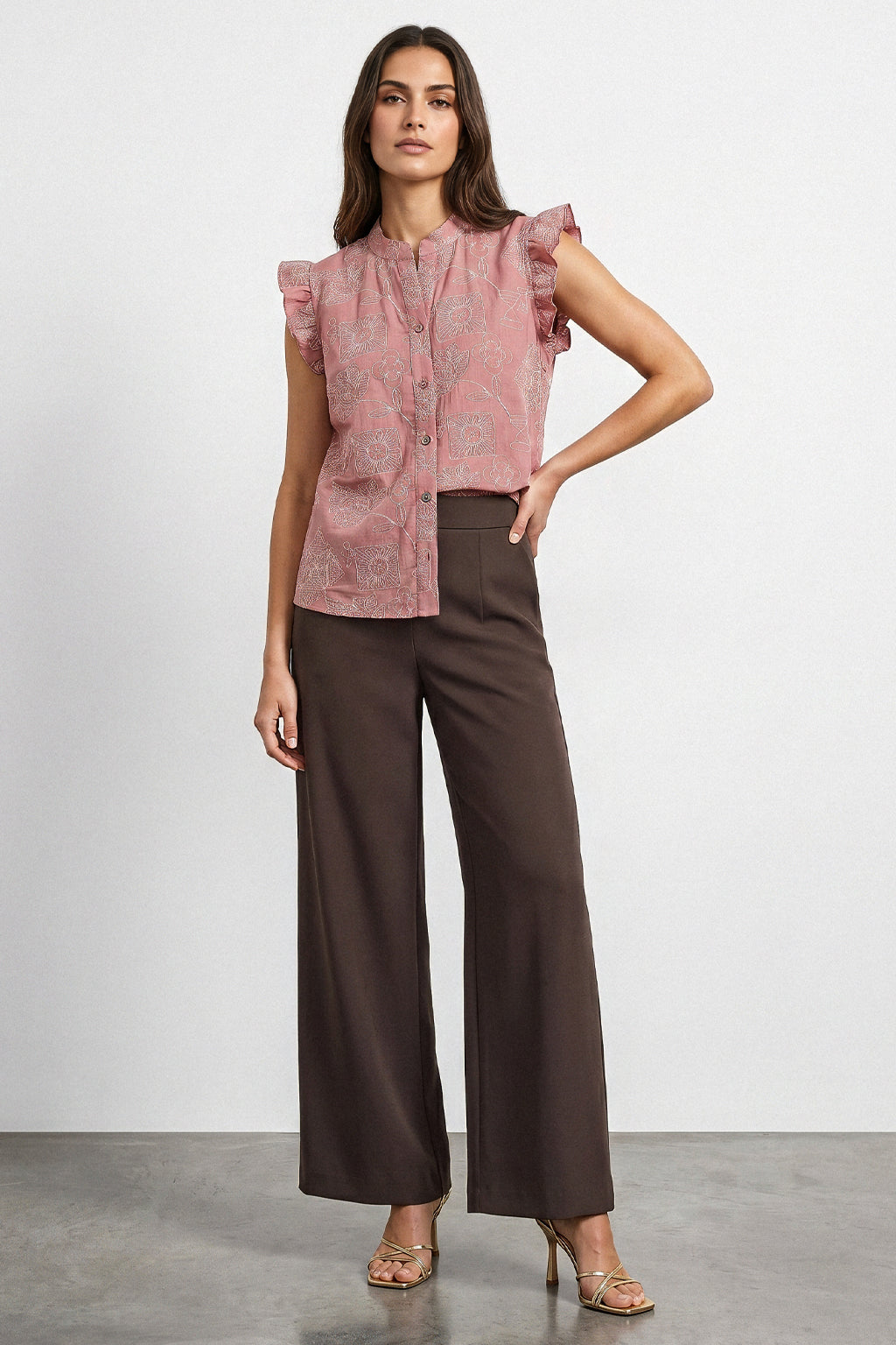 Blusa smanicata ricamo all over