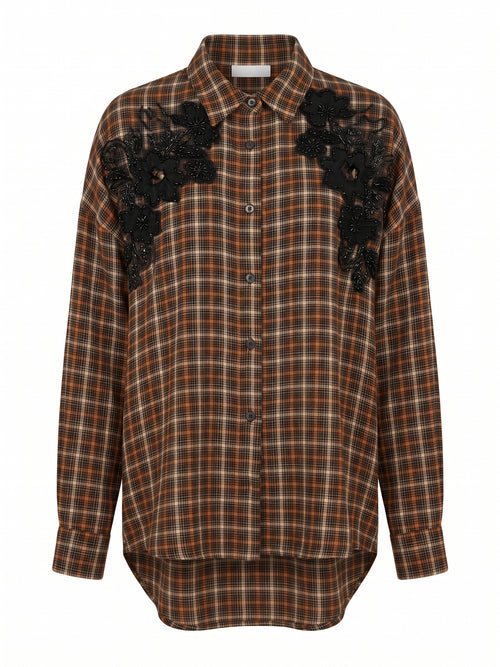 Camicia over tartan con applicazione