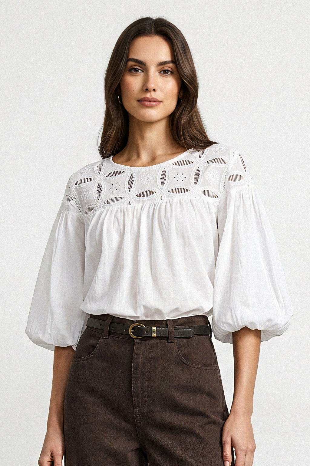 Blusa con ricamo
