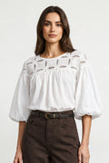 Blusa con ricamo
