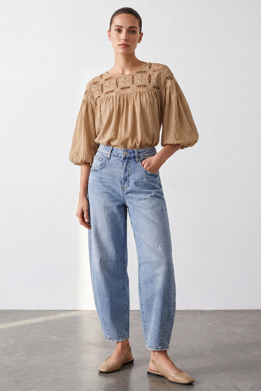 Blusa con ricamo