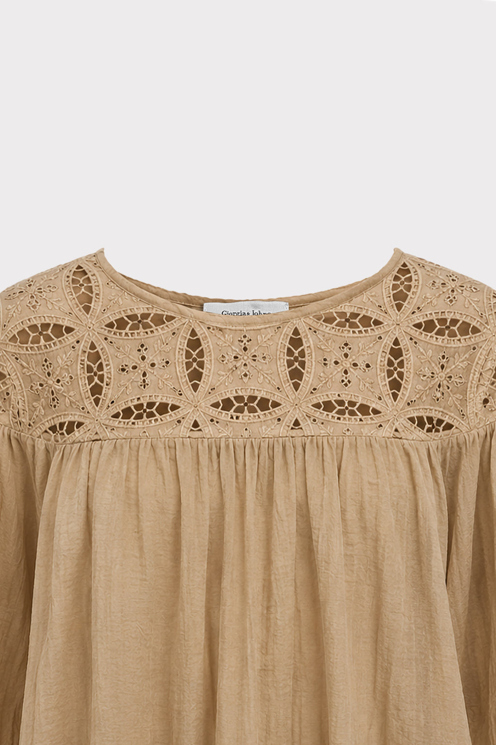 Blusa con ricamo