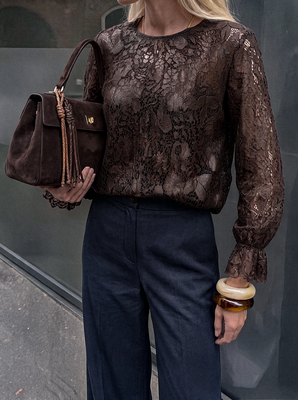 Blusa in pizzo con fondo rimborsato