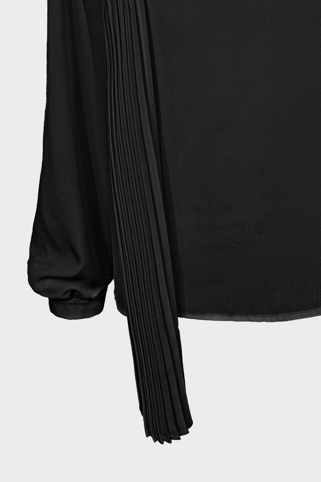 Blusa con fibbia decorativa