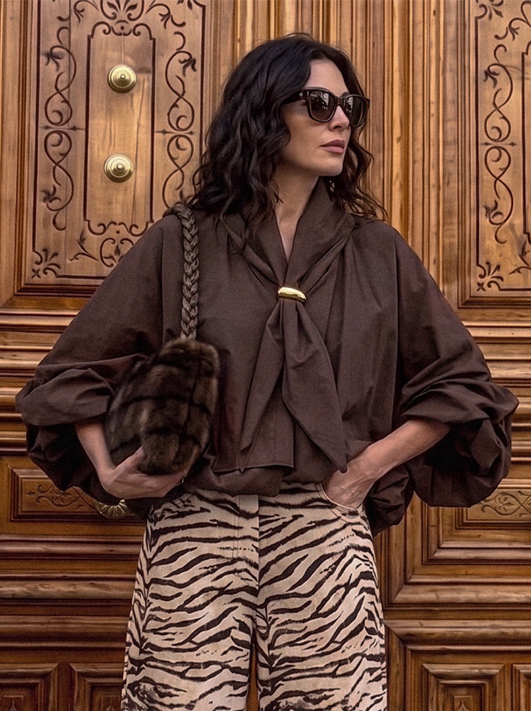 Blusa over con sciarpina