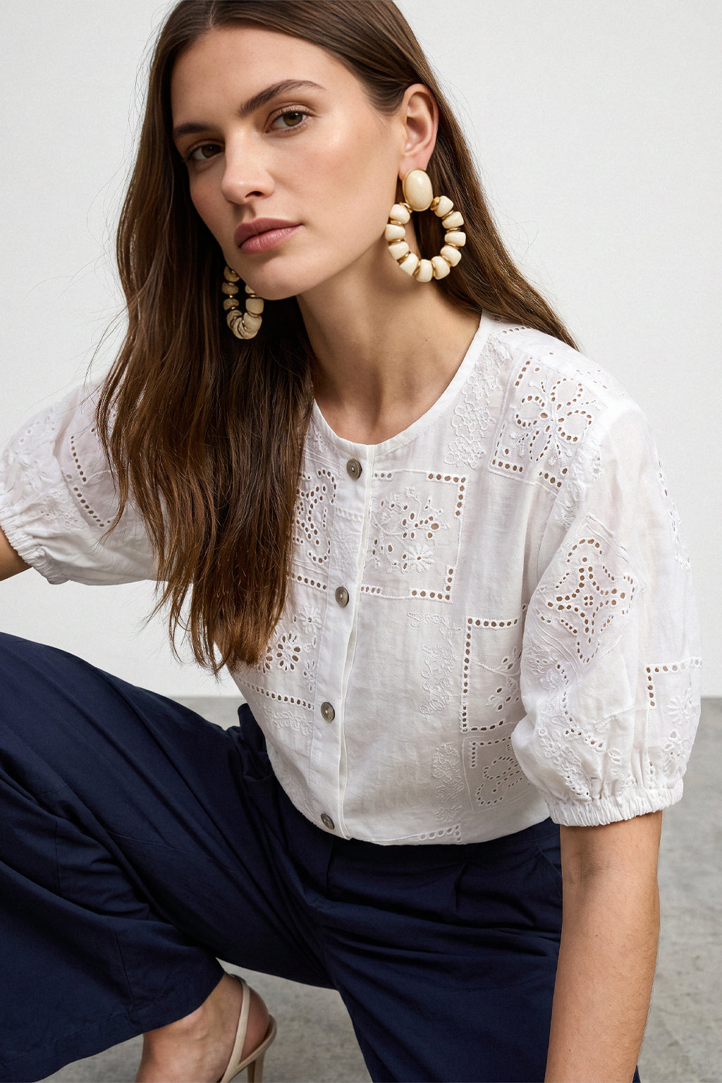 Camicia cropped in sangallo