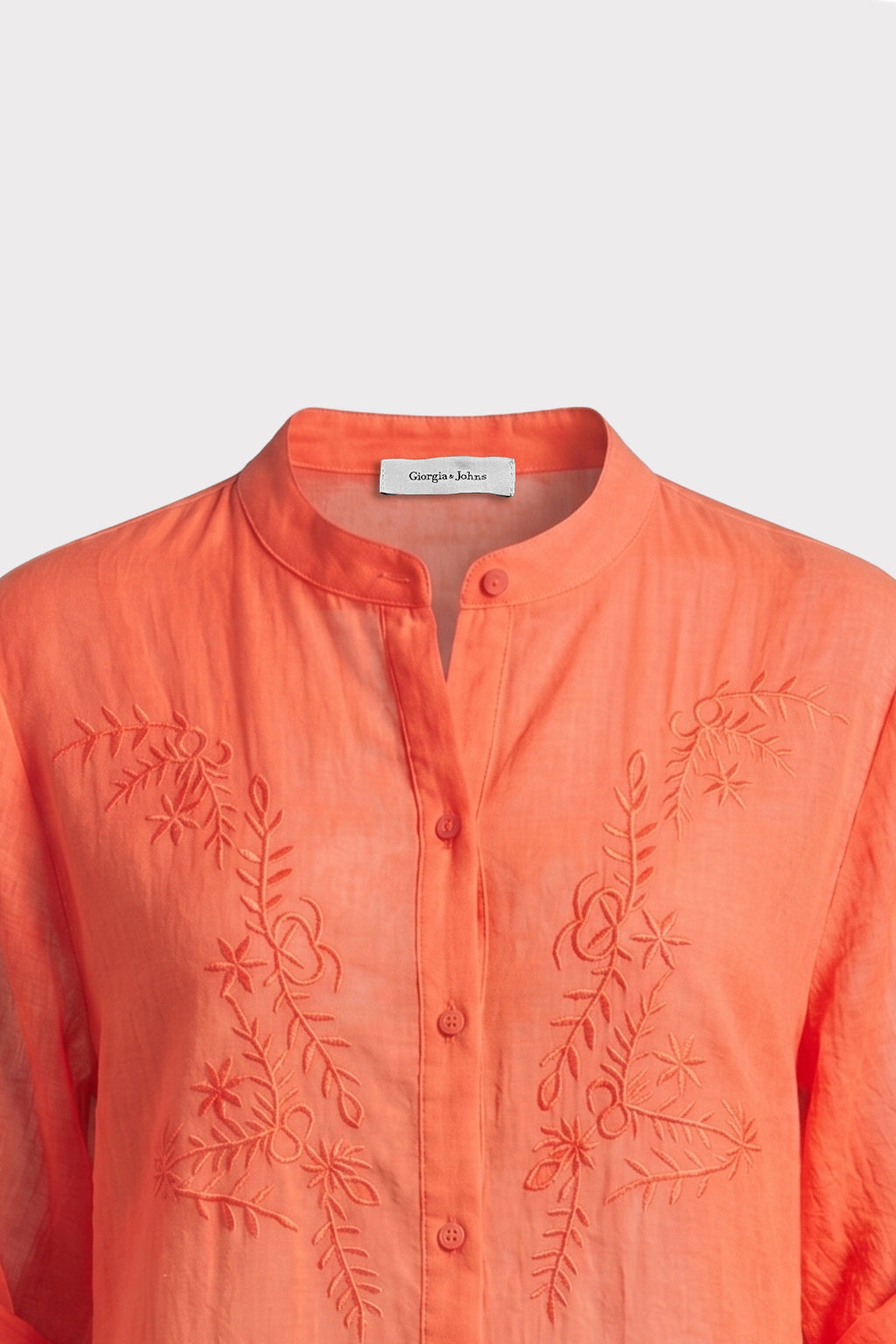 Camicia con ricami floreali