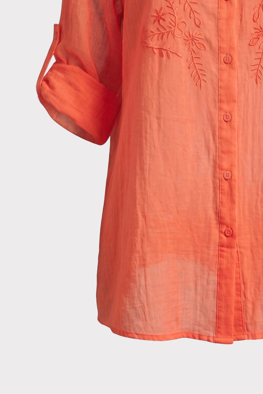 Camicia con ricami floreali