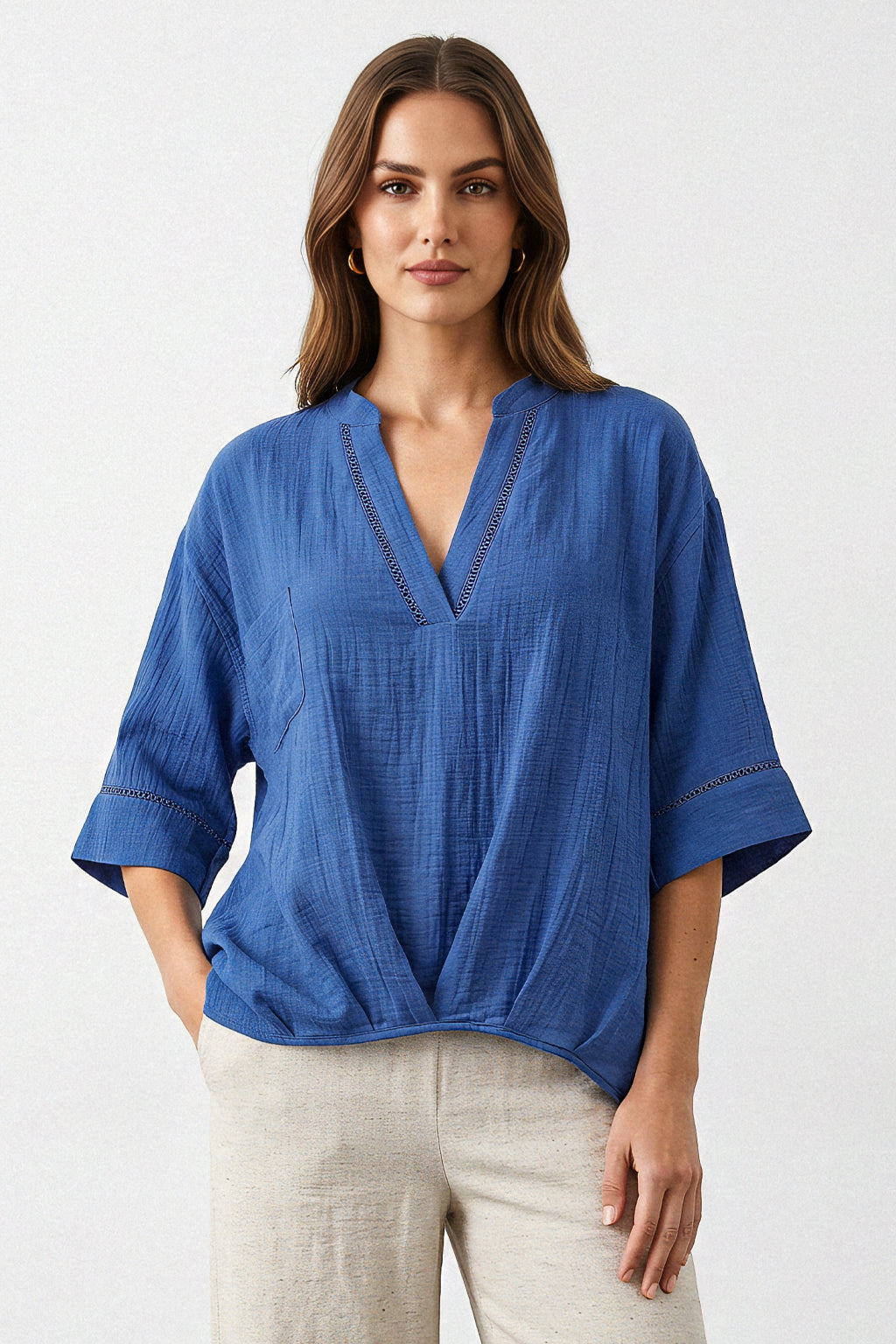 Blusa con inserti crochet