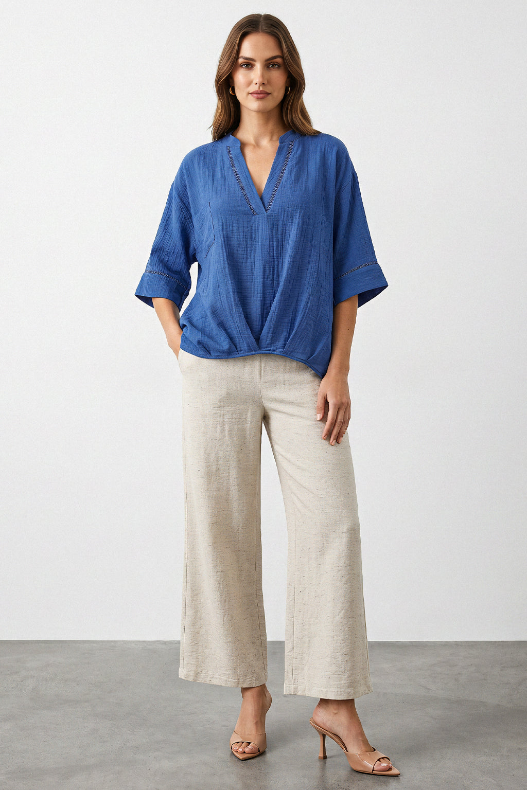 Blusa con inserti crochet