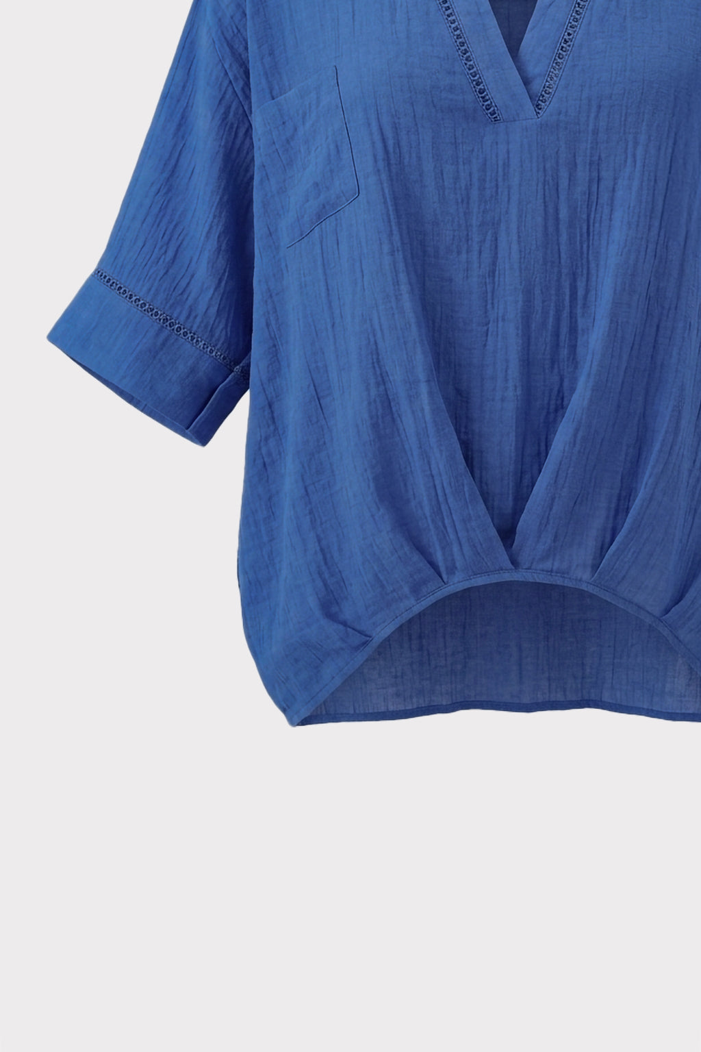 Blusa con inserti crochet
