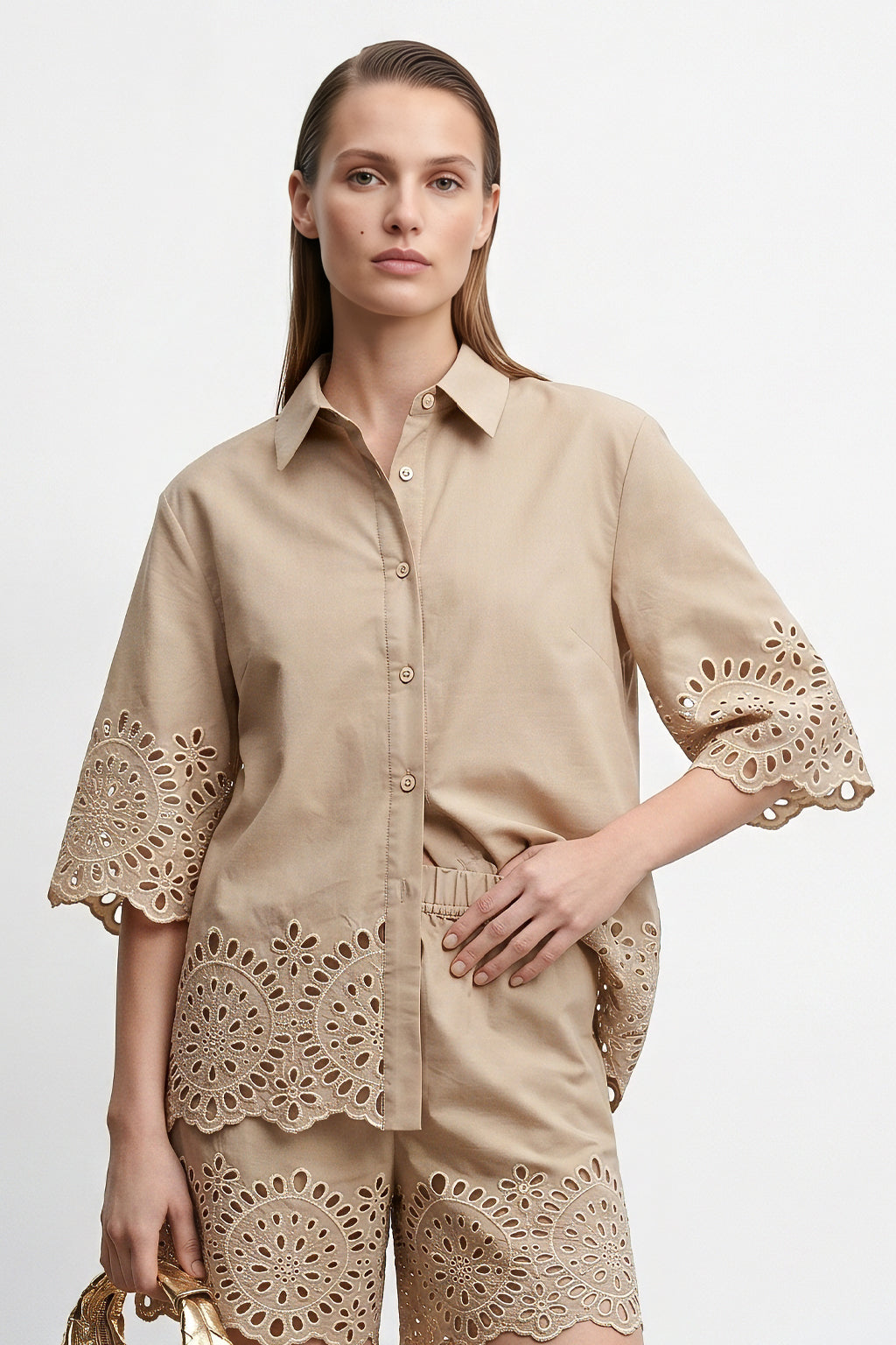Camicia con ricami sangallo