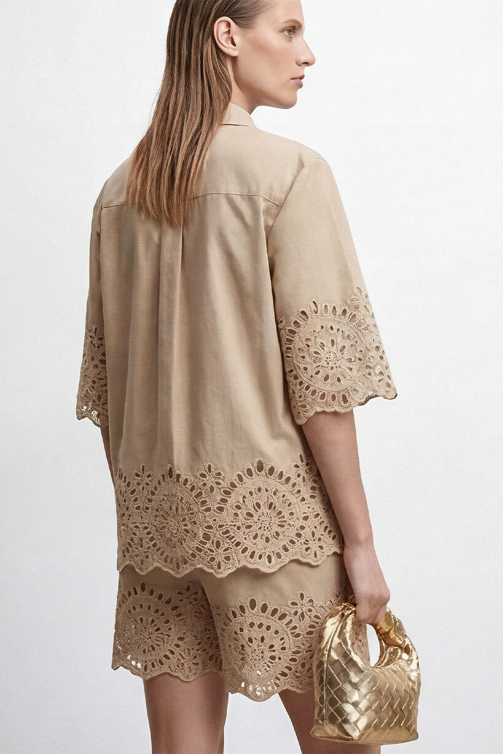 Camicia con ricami sangallo