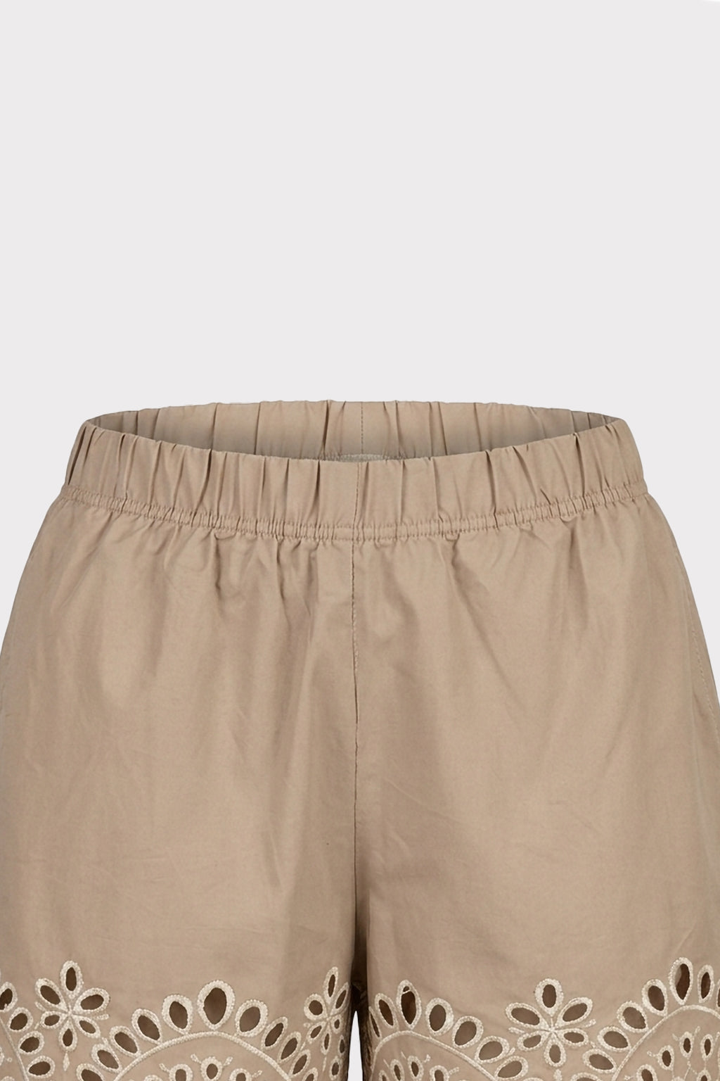 Shorts con ricami sangallo